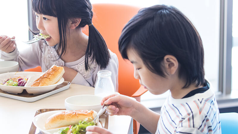 給食